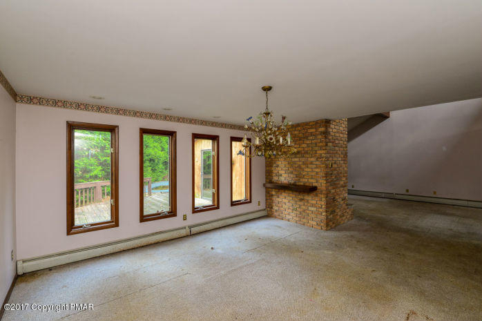 203 Fairview Road Clarks Summit, PA 18411 - Photo 9 of 21 int