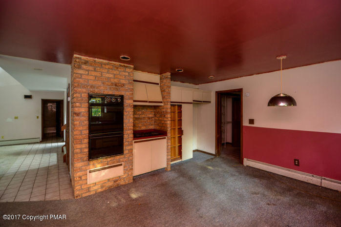 203 Fairview Road Clarks Summit, PA 18411 - Photo 10 of 21 int