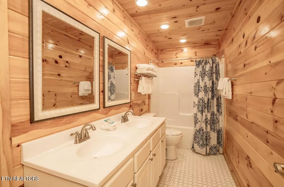 665 Gists Creek Road Sevierville, TN 37876 - Photo 25 of 53 bathroom_for_small_bedroom