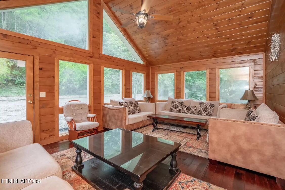 665 Gists Creek Road Sevierville, TN 37876 - Photo 34 of 53 second_living_room