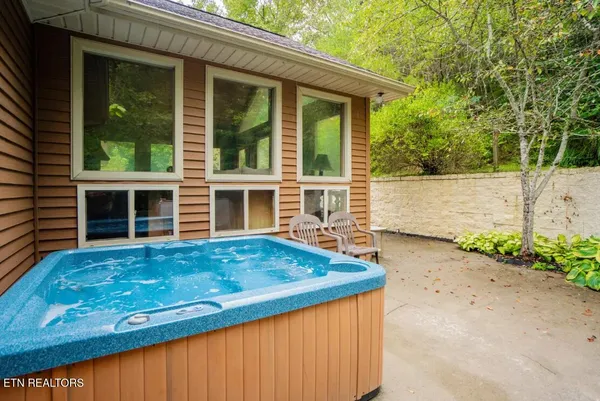 $1,499,900 | 665 Gists Creek Road, Sevierville, TN 37876