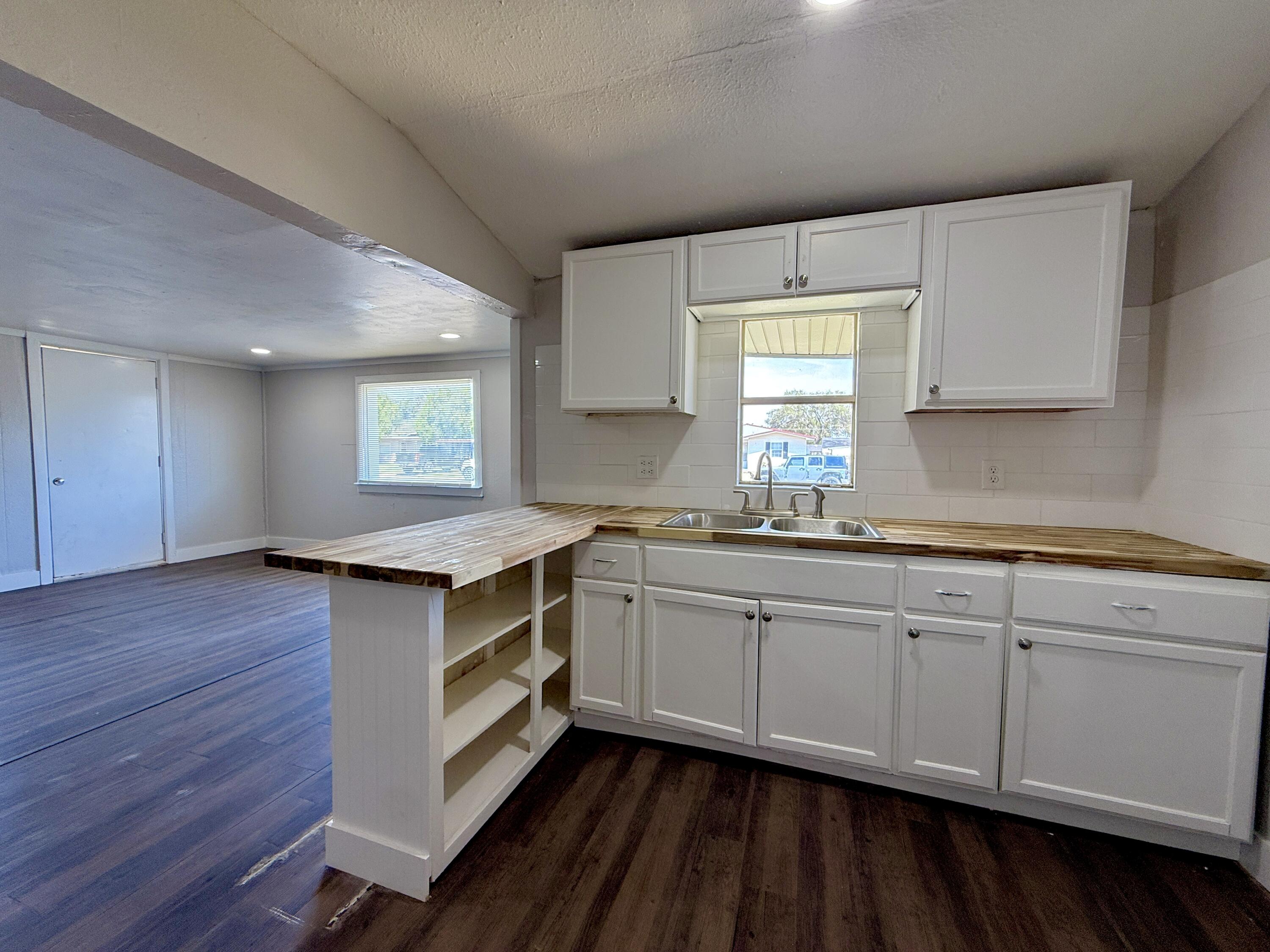 5001 36th Street Lubbock, TX 79414 - Photo 7 of 17 IMG_6417