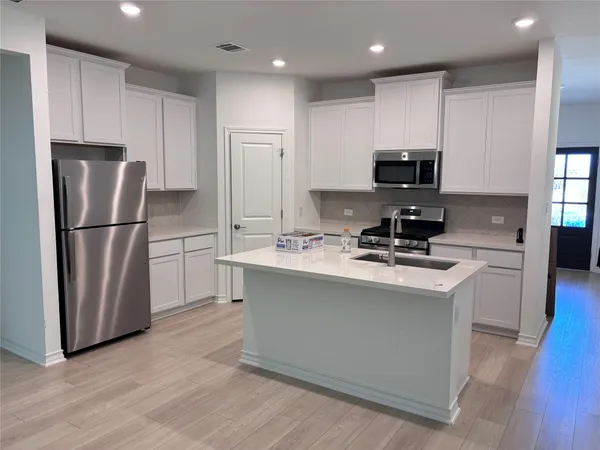 $2,150 | 562 Papaya Drive, Buda, TX 78610