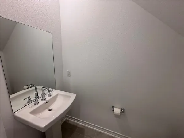 $2,150 | 562 Papaya Drive, Buda, TX 78610