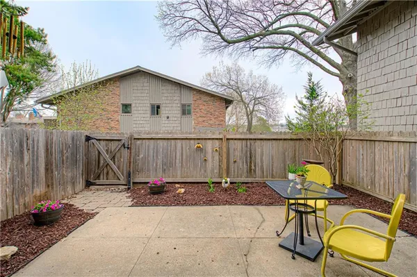 $159,900 | 8740 Metcalf Avenue, Unit 103C, Overland Park, KS 66212