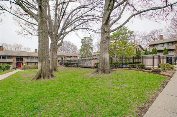 $159,900 | 8740 Metcalf Avenue, Unit 103C, Overland Park, KS 66212