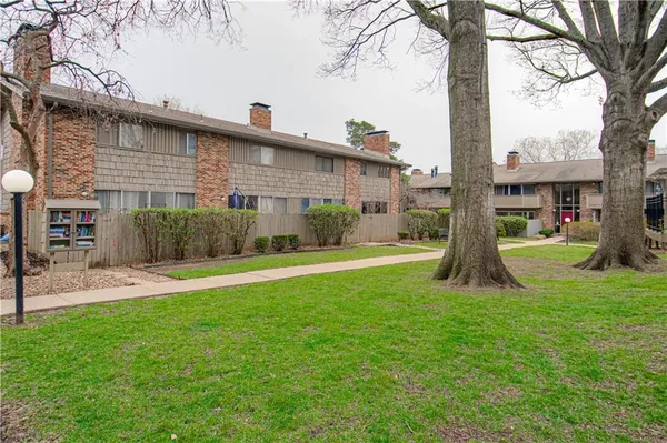 $159,900 | 8740 Metcalf Avenue, Unit 103C, Overland Park, KS 66212