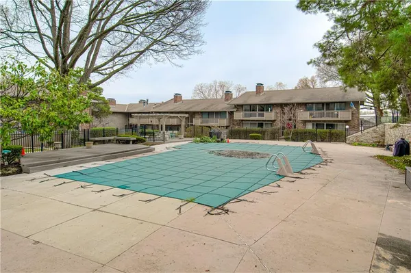 $159,900 | 8740 Metcalf Avenue, Unit 103C, Overland Park, KS 66212