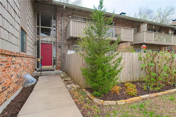 $159,900 | 8740 Metcalf Avenue, Unit 103C, Overland Park, KS 66212