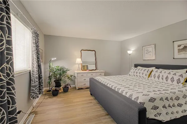 $159,900 | 8740 Metcalf Avenue, Unit 103C, Overland Park, KS 66212