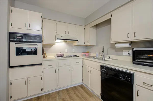 $159,900 | 8740 Metcalf Avenue, Unit 103C, Overland Park, KS 66212