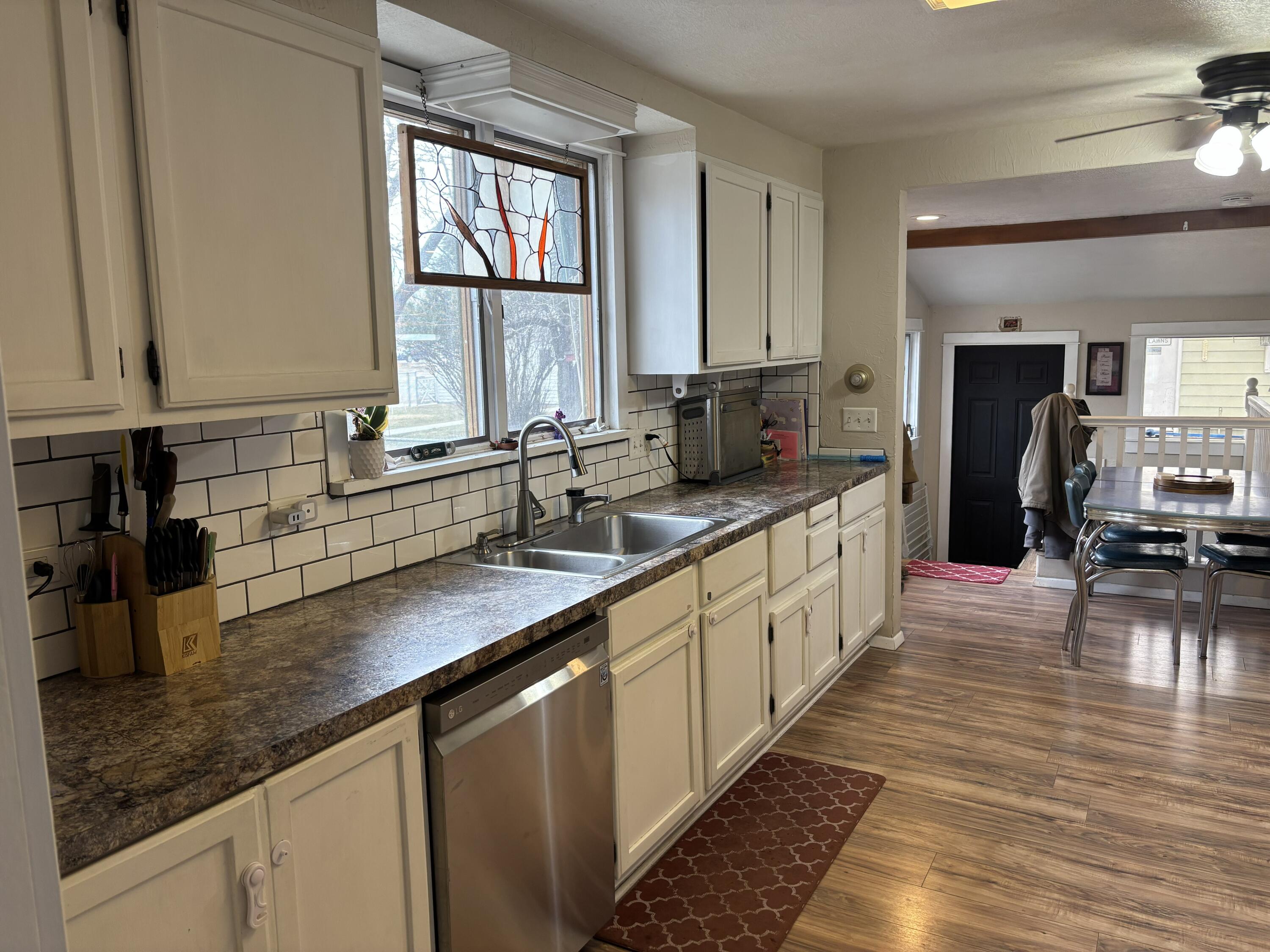 114 West 4th Street Sheridan, WY 82801 - Photo 11 of 33 Kitchen