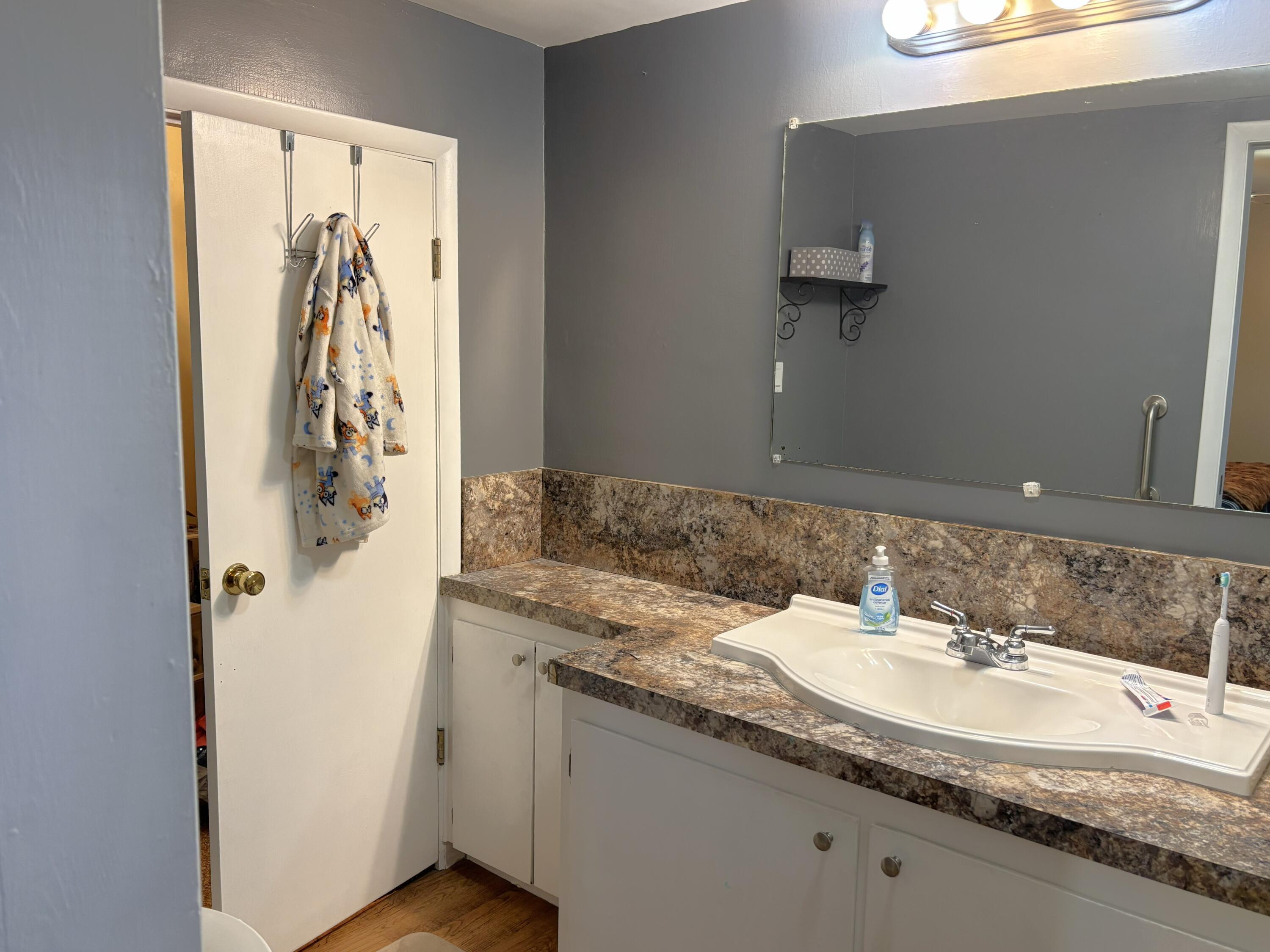 114 West 4th Street Sheridan, WY 82801 - Photo 16 of 33 Bathroom