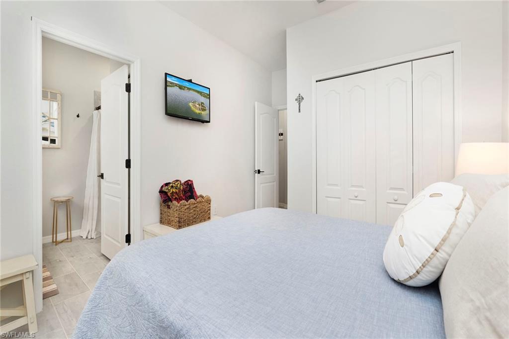 1597 Vizcaya Lane Naples, FL 34113 - Photo 21 of 50