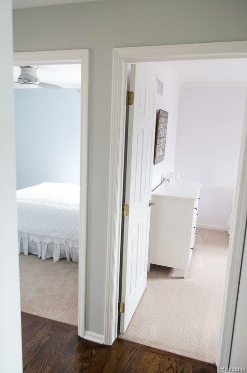3377 Hazelton Avenue Rochester, MI 48307 - Photo 30 of 50 30hallway.jpg