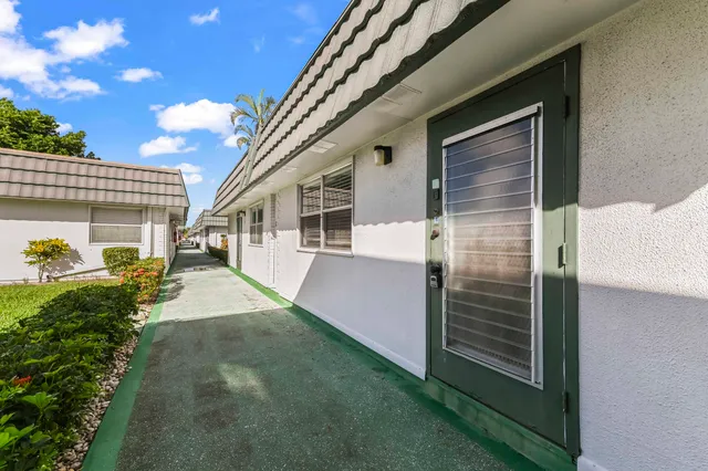 $85,000 | 51 Waterford D, Delray Beach, FL 33446