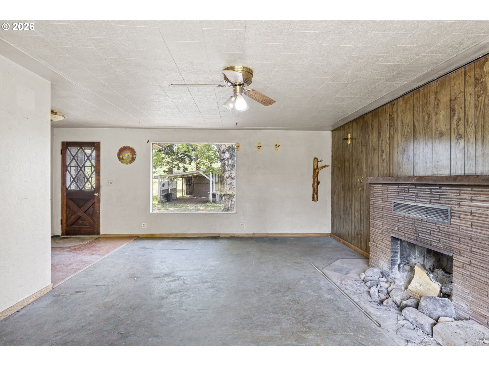 308 Helweg Road Winston, OR 97496 - Photo 6 of 48 Gallery Image 6