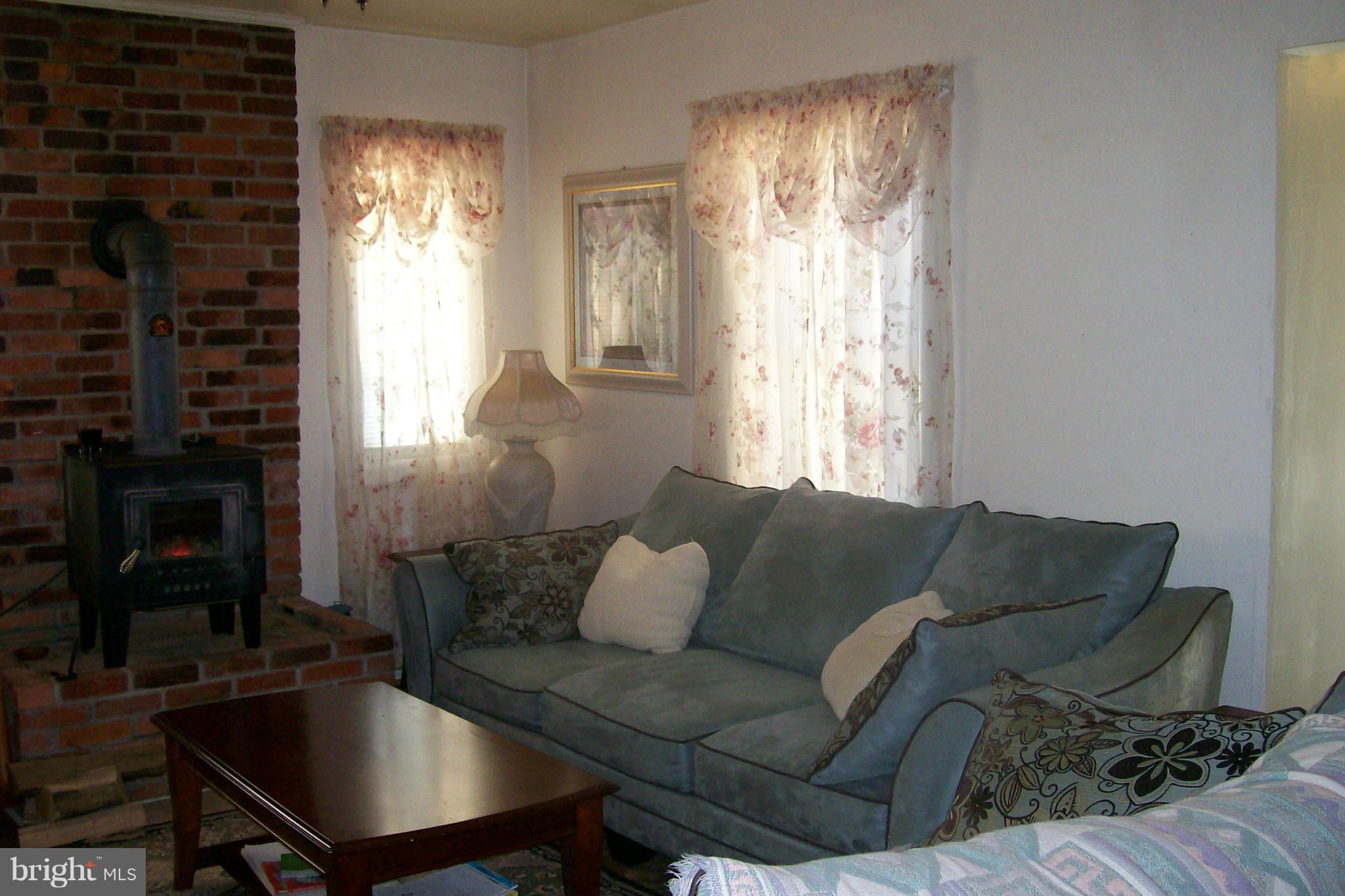 1626 South Pifer Road Star Tannery, VA 22654 - Photo 11 of 30 Living Room