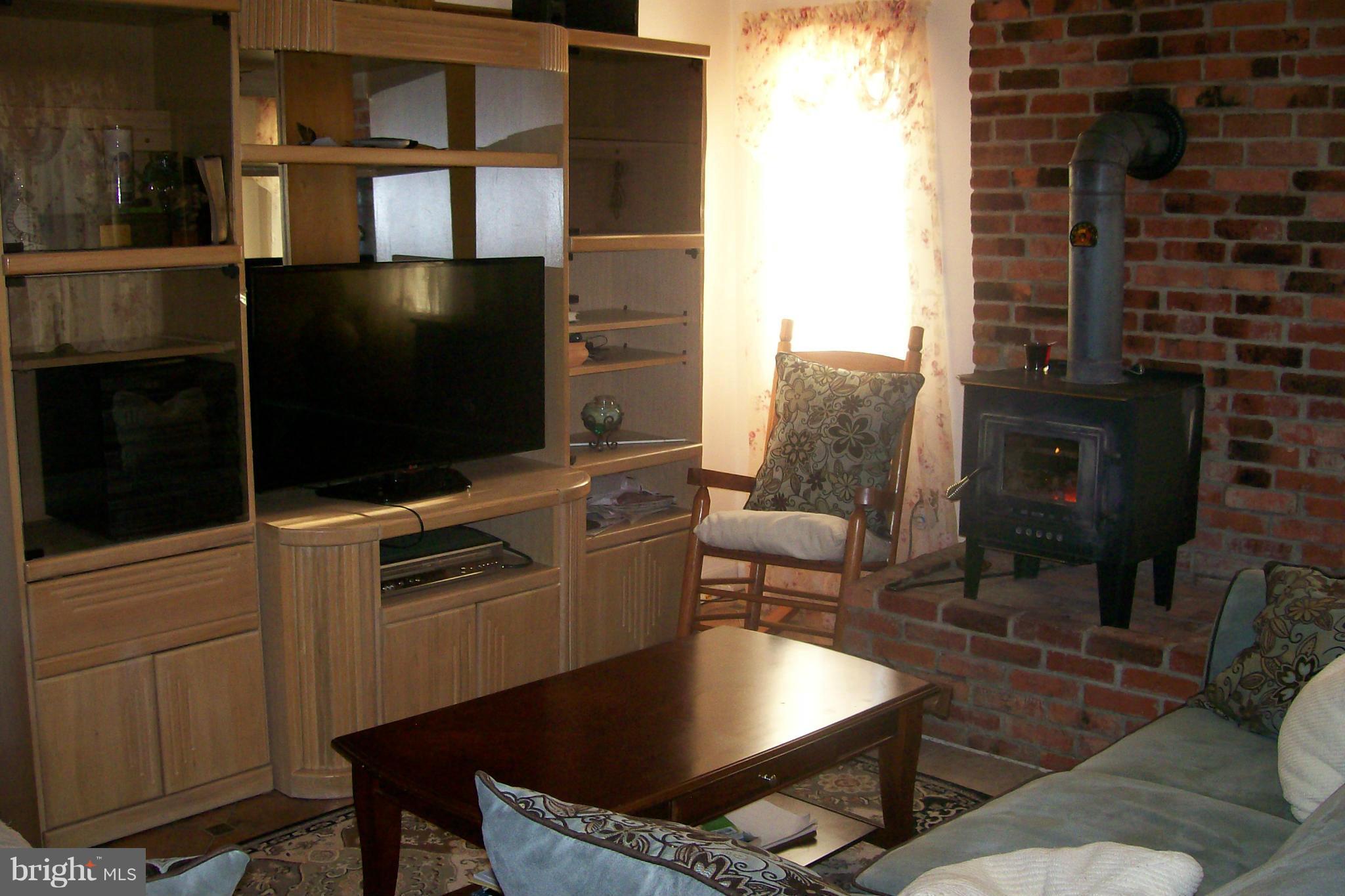 1626 South Pifer Road Star Tannery, VA 22654 - Photo 15 of 30 Living Room