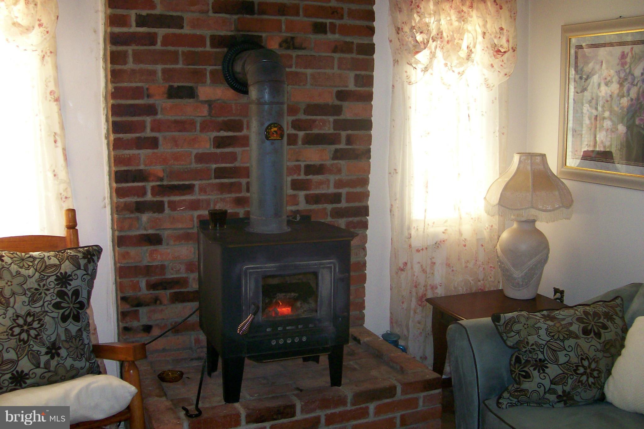 1626 South Pifer Road Star Tannery, VA 22654 - Photo 16 of 30 Living Room