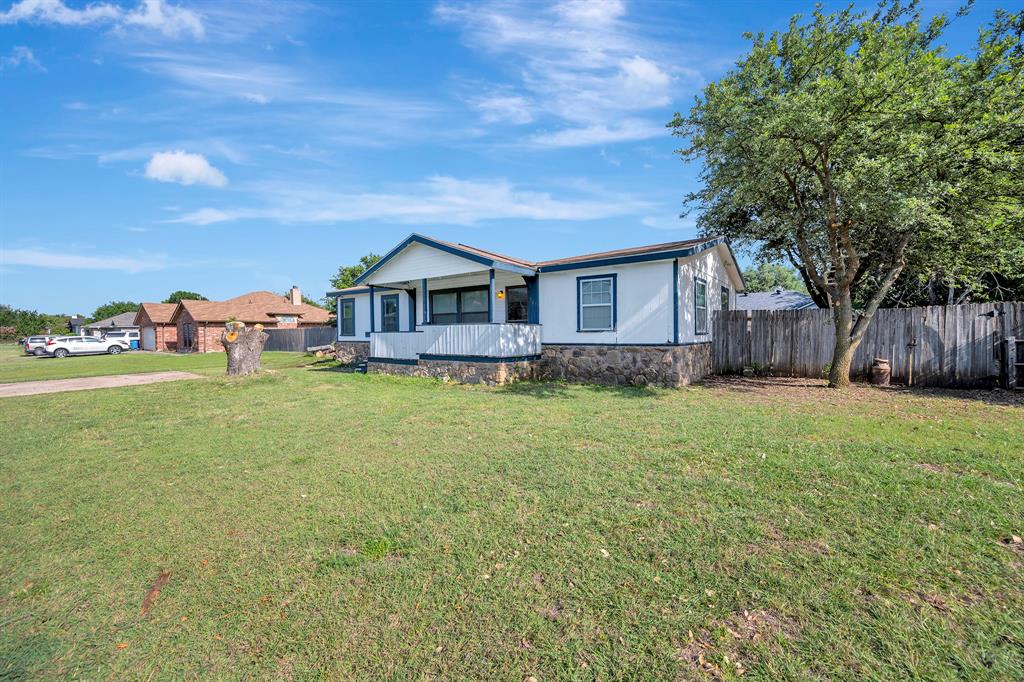 305 Branson Road Roanoke, TX 76262 - Photo 2 of 21
