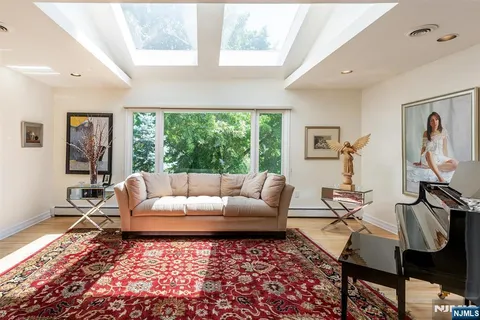 $1,250,000 | 83 Brookside Terrace, Caldwell, NJ 07006