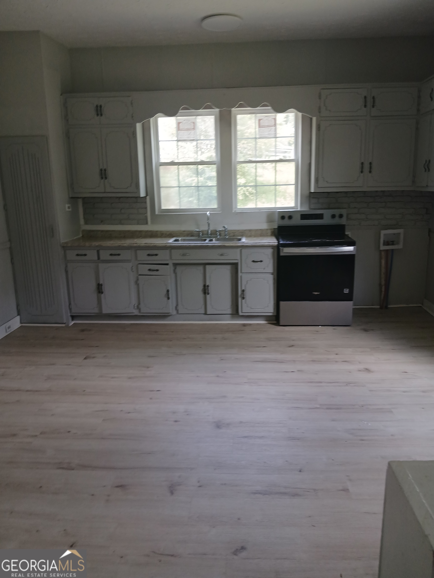 709 Spring Street Valley, AL 36854 - Photo 3 of 8