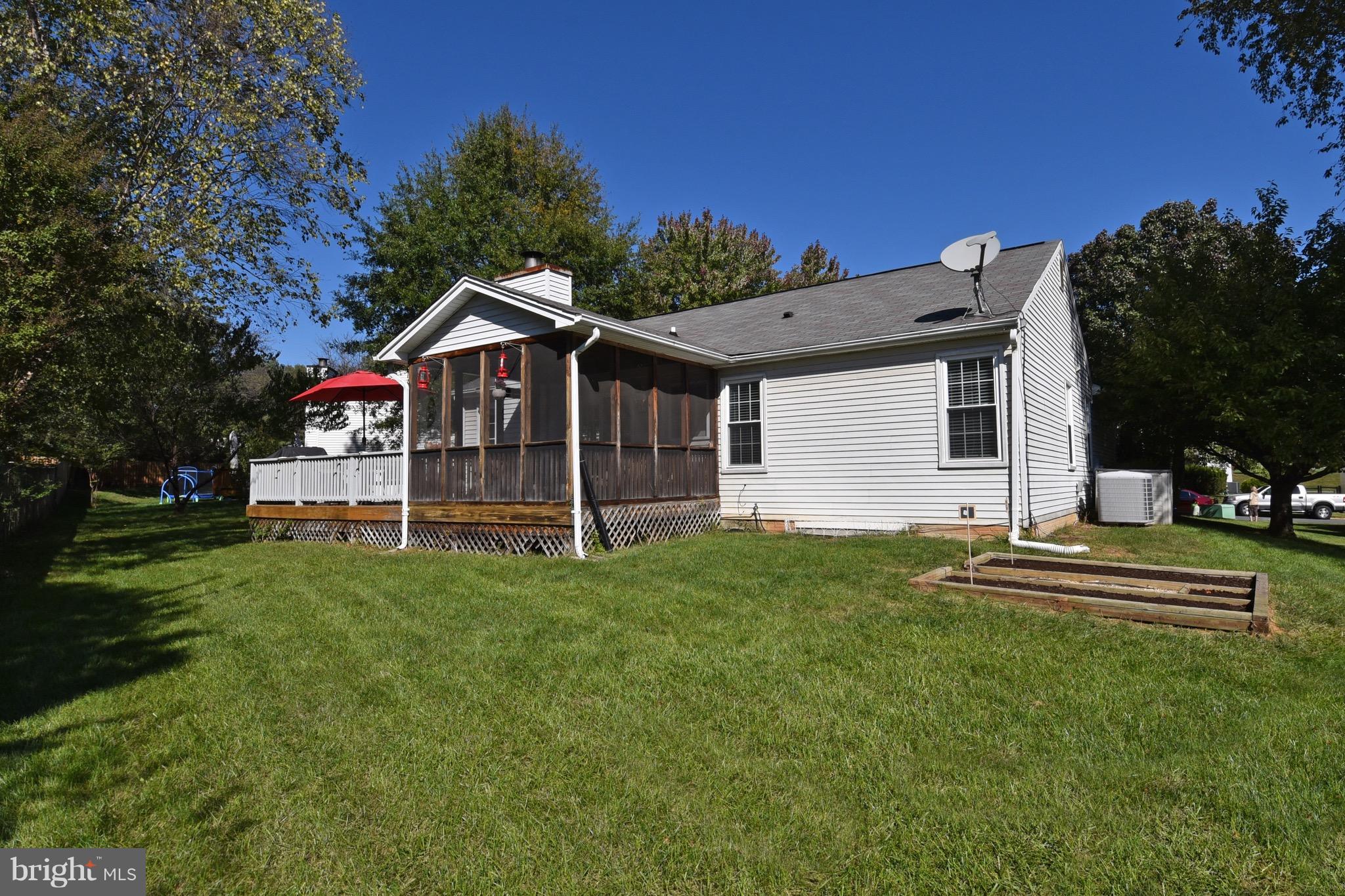 13816 Ranch Place North Potomac, MD 20878 - Photo 26 of 30 Exterior (Rear)
