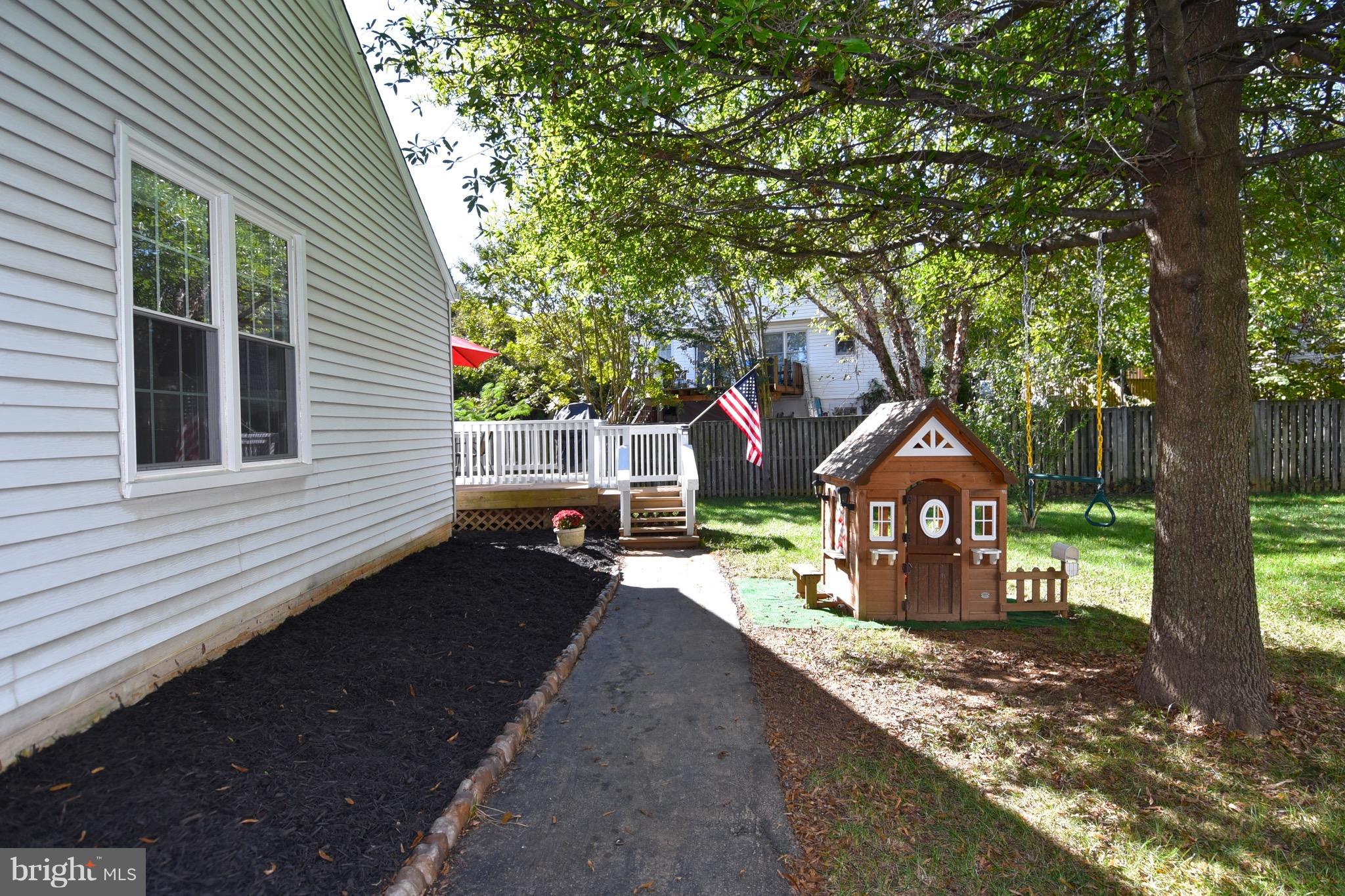 13816 Ranch Place North Potomac, MD 20878 - Photo 27 of 30 Exterior (Rear)