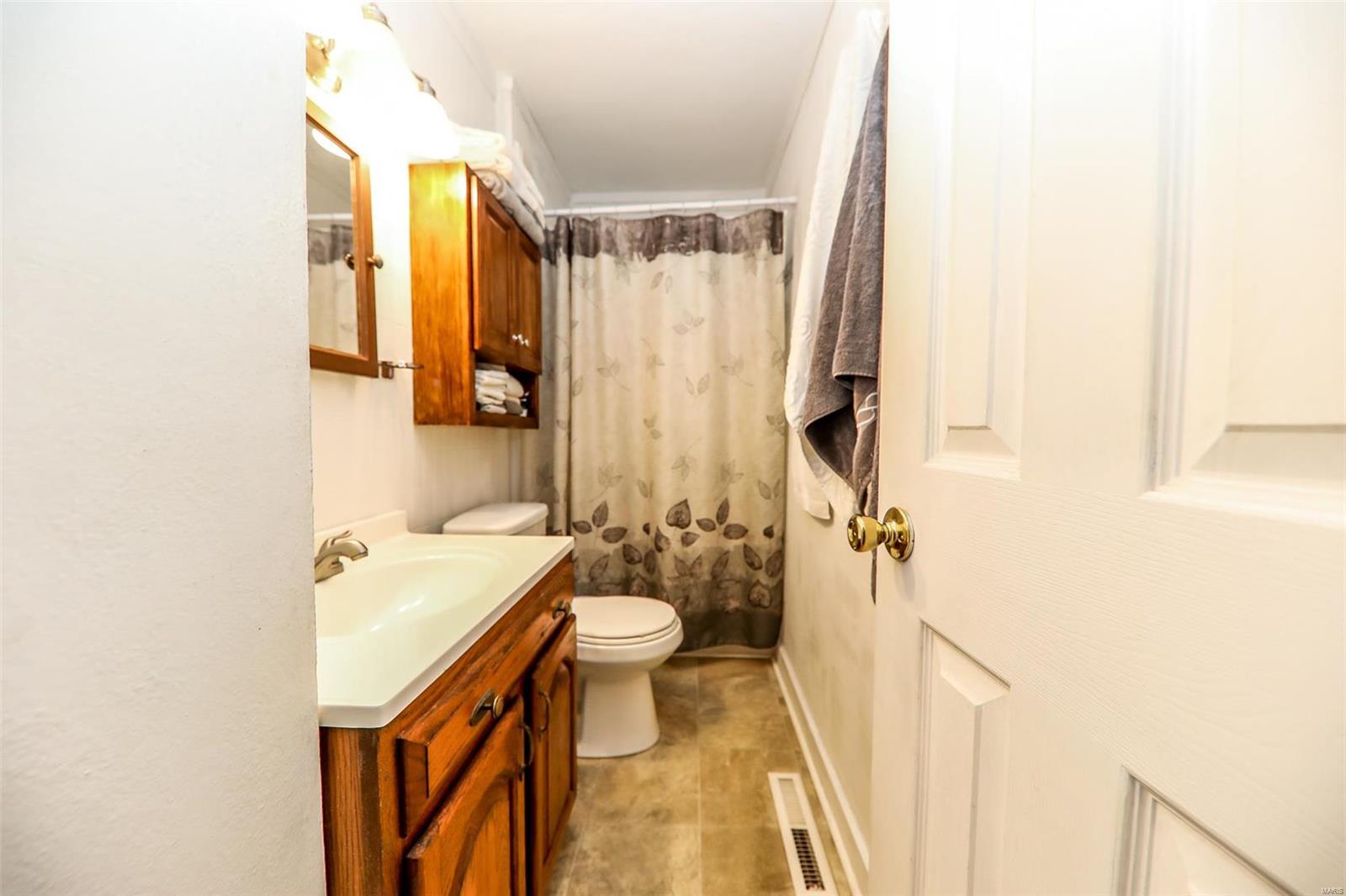 1011 Caseyville Road Collinsville, IL 62234 - Photo 15 of 22 Gallery Image 15