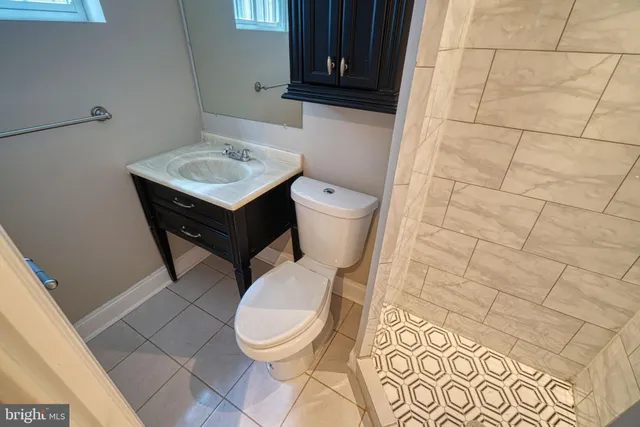 $3,800 | 2818 18th Street Northeast, Washington, DC 20018