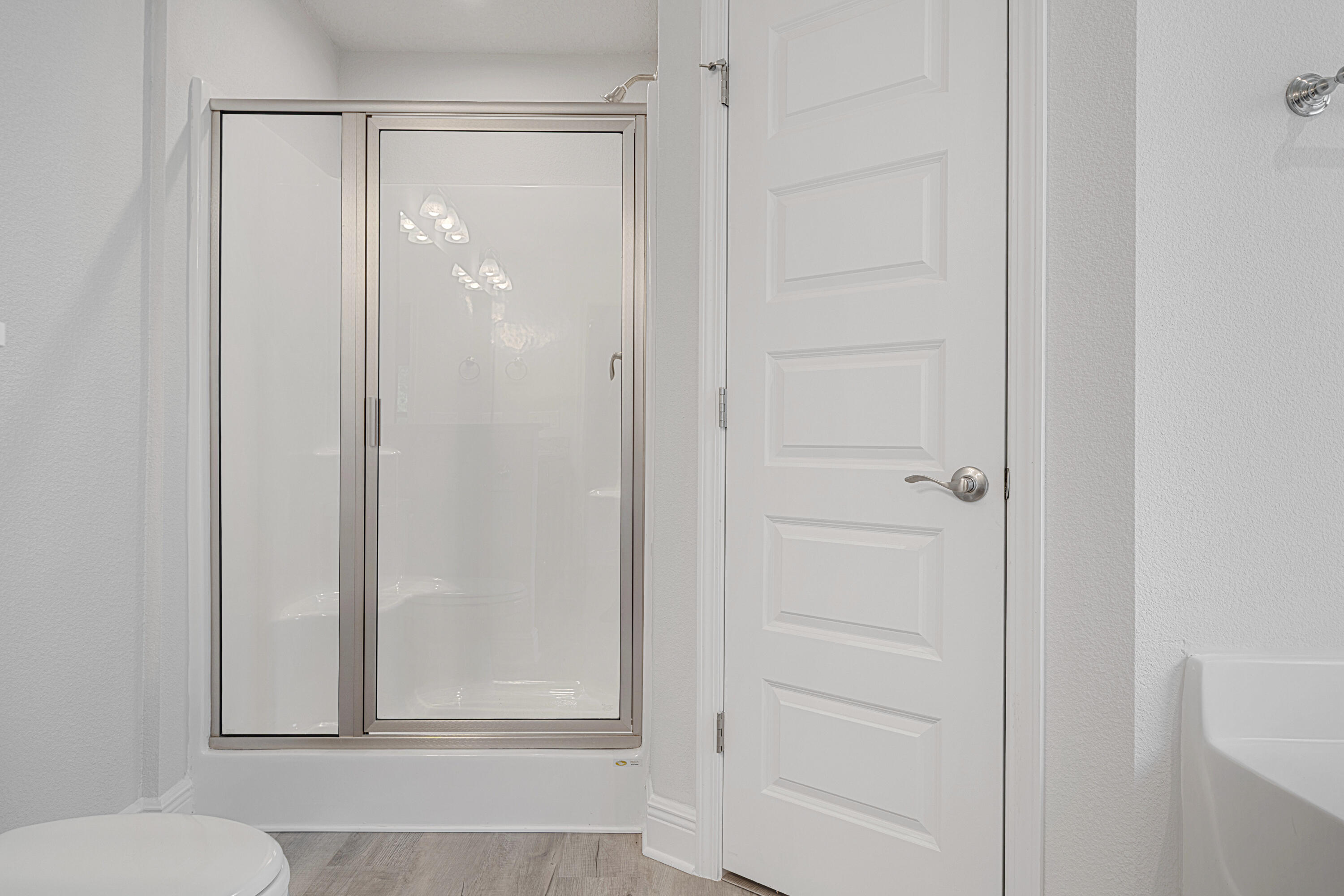 2004 Broad Street Crestview, FL 32536 - Photo 28 of 46 a bathroom with a shower