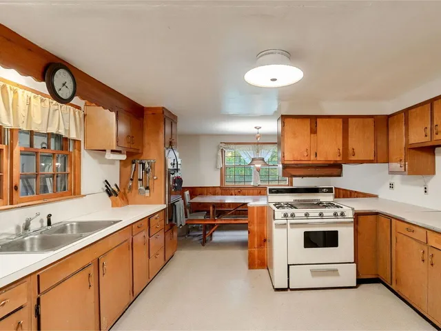 $349,900 | 44 Lower Plains Road, Middlebury, VT 05753