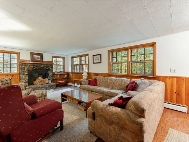 $349,900 | 44 Lower Plains Road, Middlebury, VT 05753