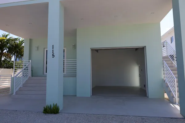 a view of entryway