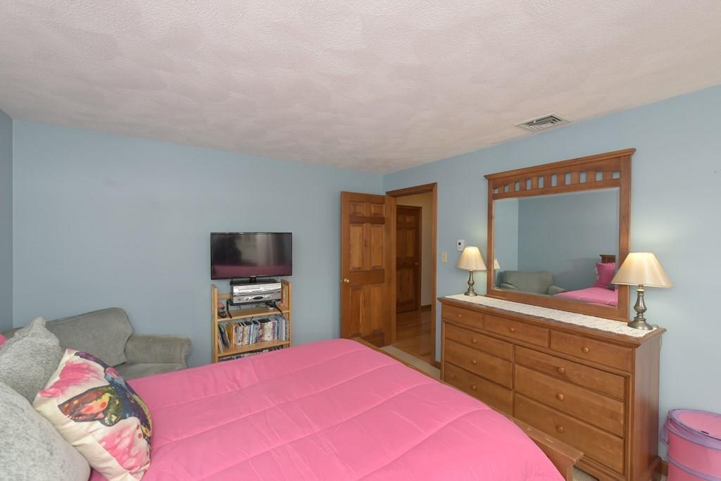 10 Hardy Road Marlborough, MA 01752 - Photo 22 of 42 Gallery Image 22