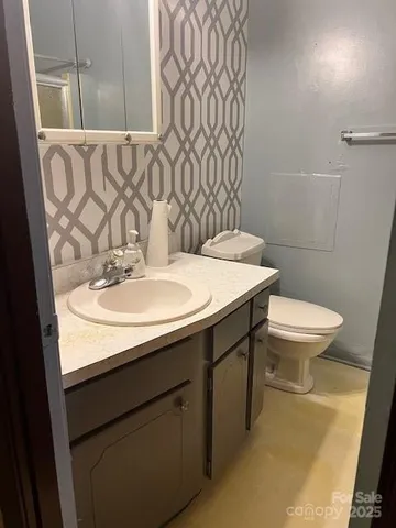 $100,000 | 914 Cliffdale Drive, Laurinburg, NC 28352