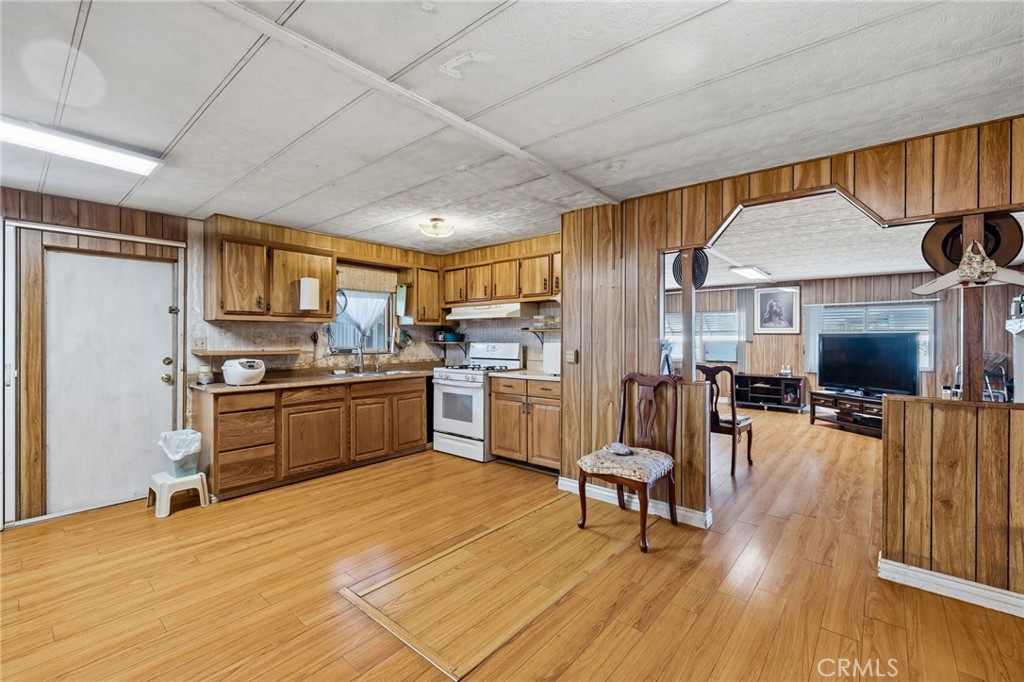 401 West Carson Street, Unit 10 Carson, CA 90745 - Photo 8 of 12