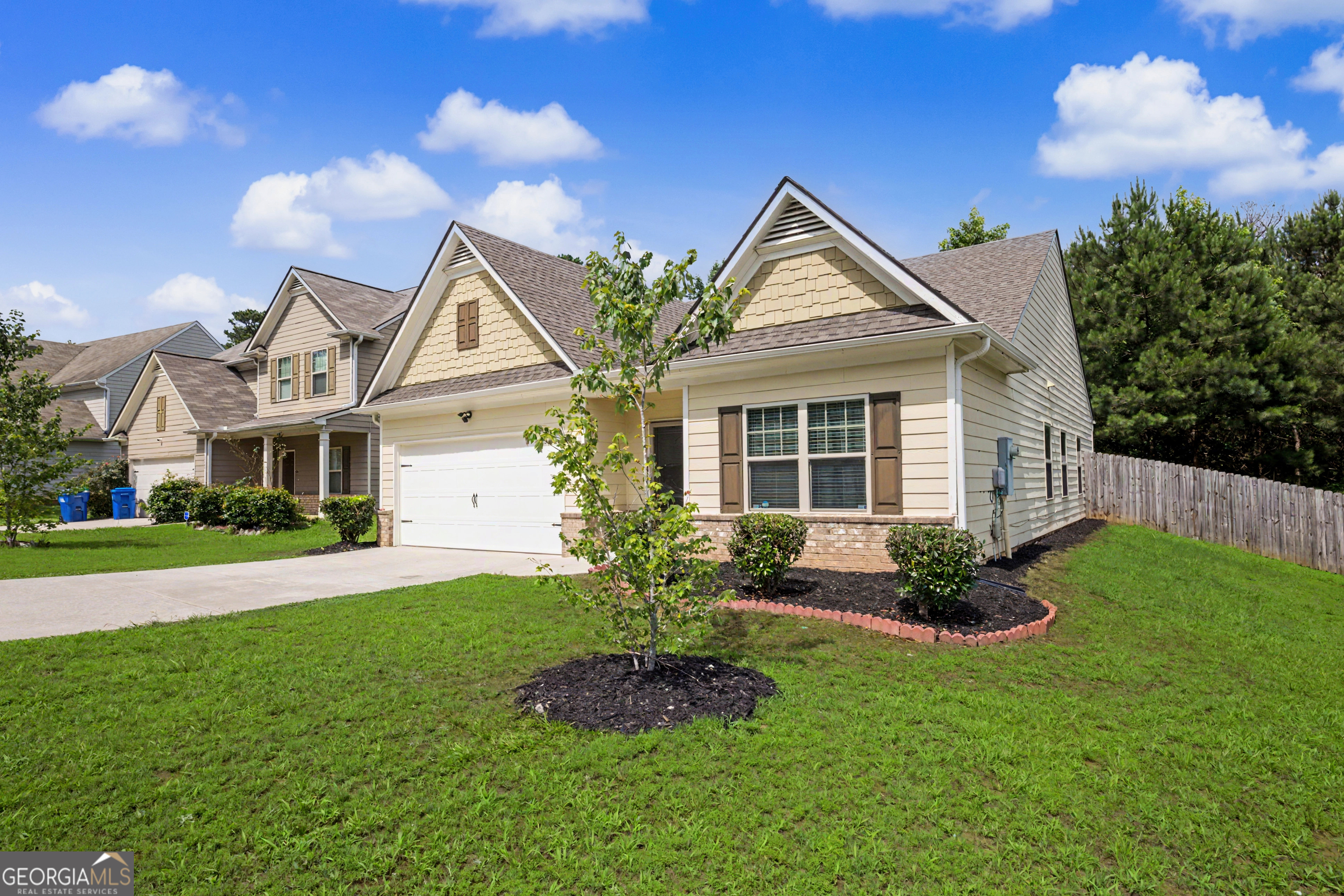 6526 St Mark Way Fairburn, GA 30213 - Photo 2 of 24