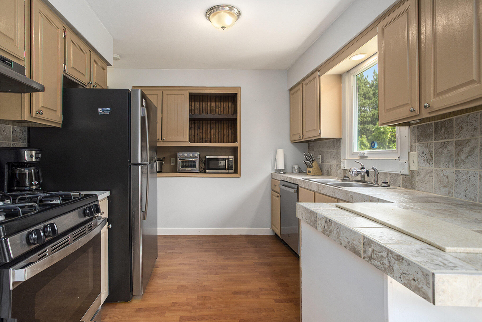 1602 McCann Road Hastings, MI 49058 - Photo 9 of 43 1602 McCann Kitchen