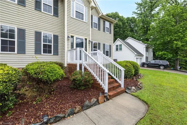 $312,000 | 911 New Hampshire Drive, Jamestown, NC 27282
