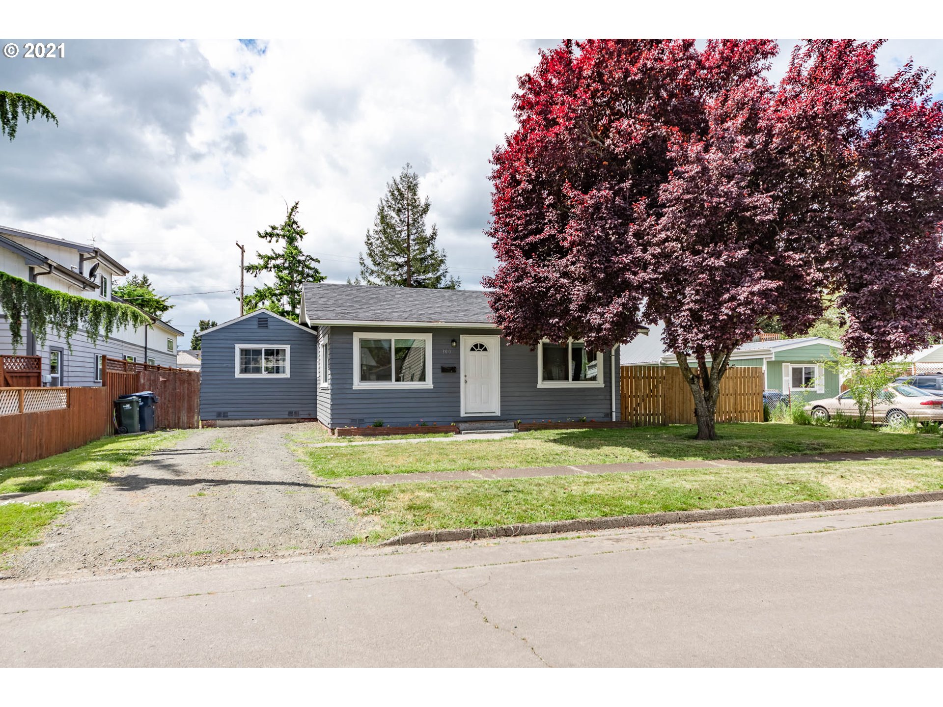 300 22nd Street Springfield, OR 97477 - Photo 3 of 20