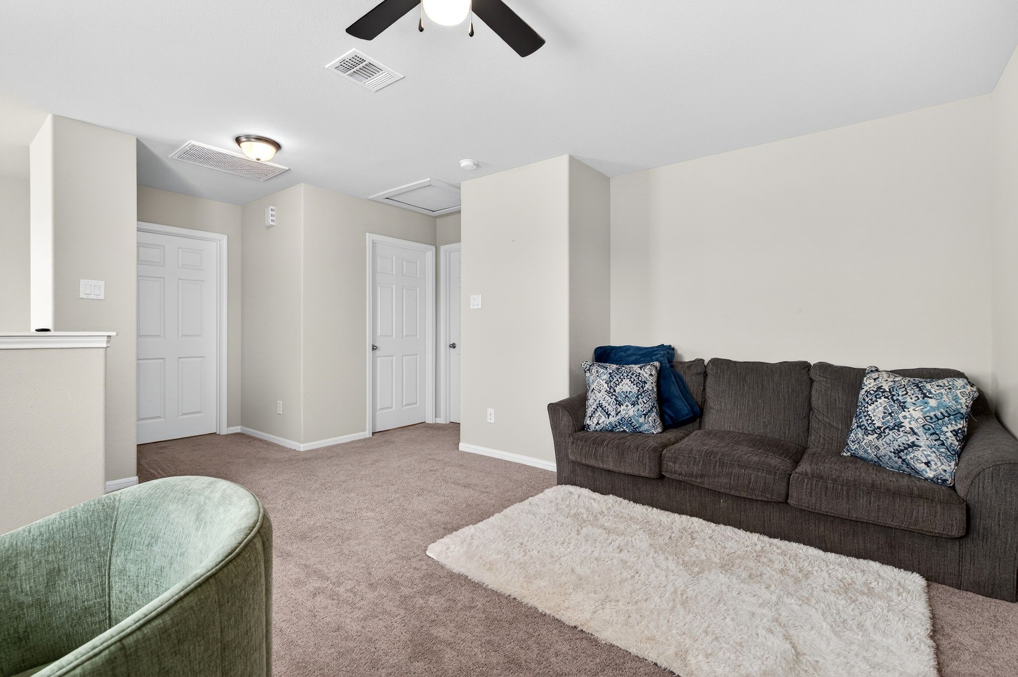 2121 Cedar Way Drive Conroe, TX 77301 - Photo 18 of 27 a living room with furniture
