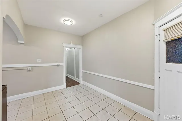 $1,350 | 4162 Shenandoah Avenue, Unit 2W, St. Louis, MO 63110