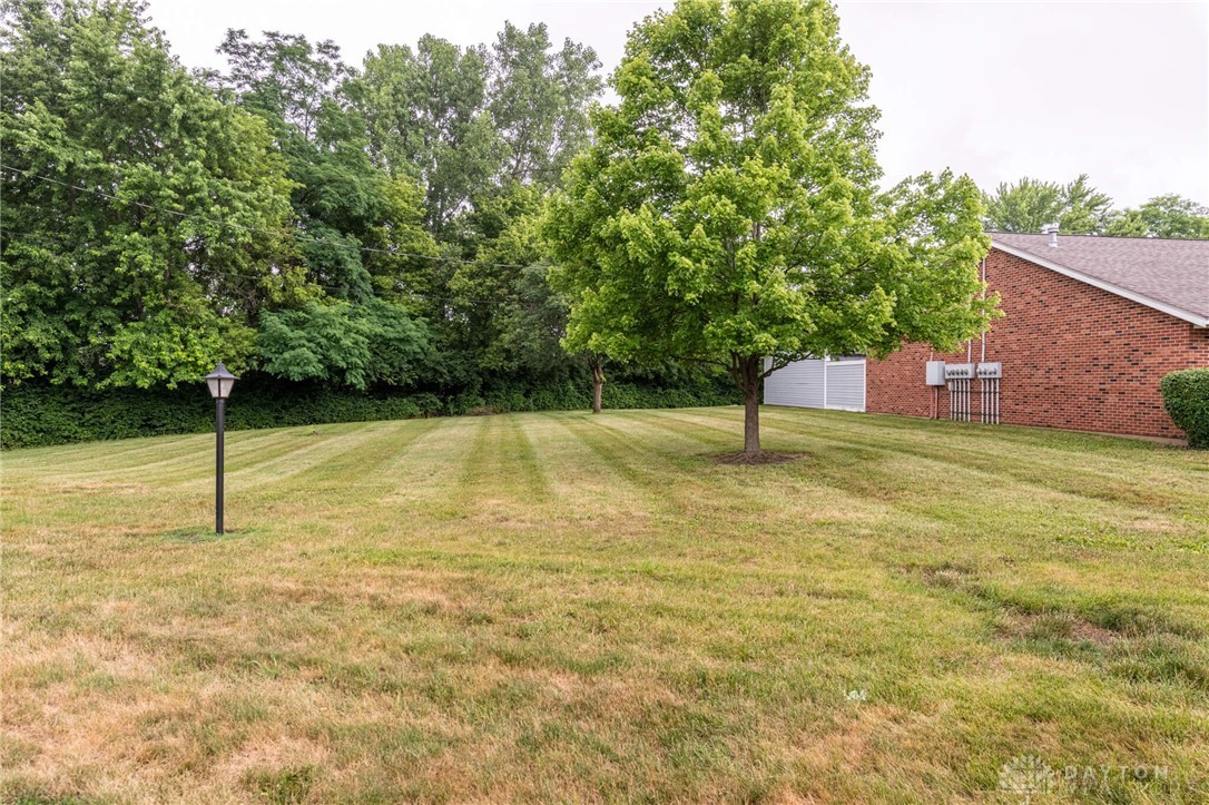 4609 Reno Lane Springfield, OH 45503 - Photo 3 of 31 lawn view from condo