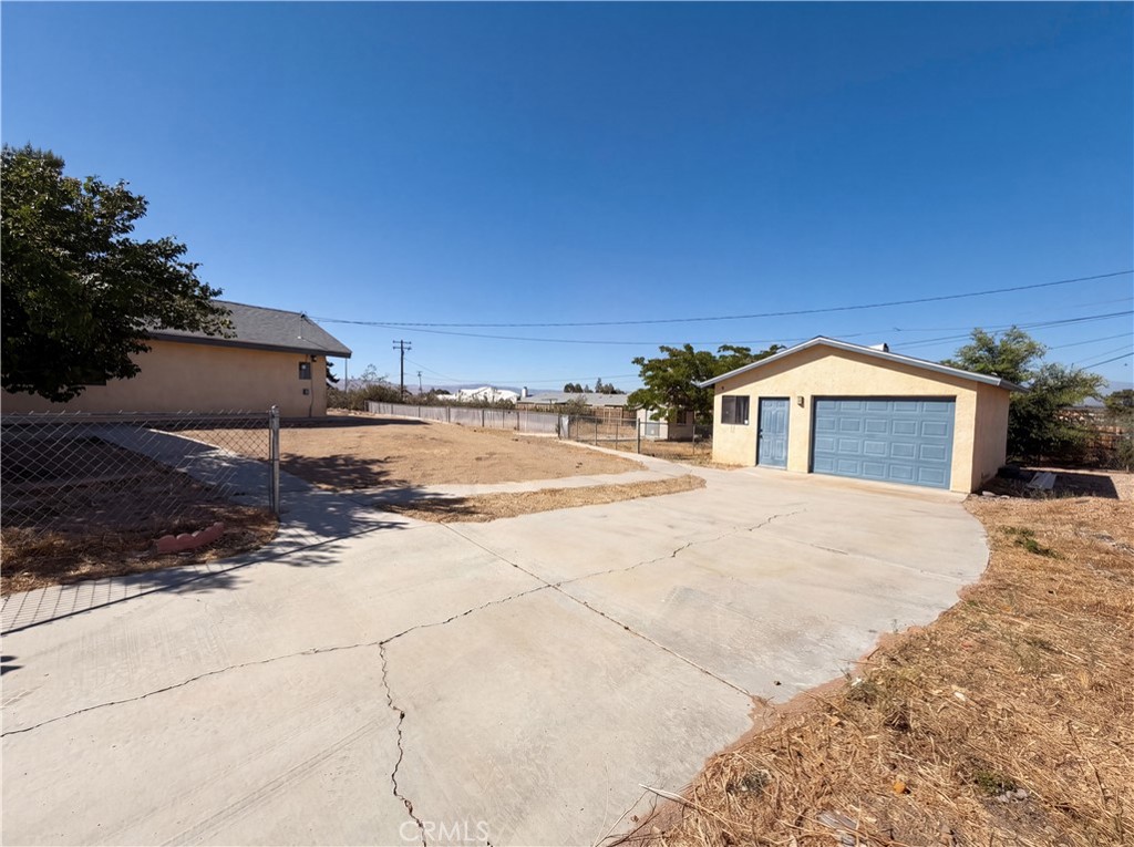 15852 Mandan Road Apple Valley, CA 92307 - Photo 5 of 28