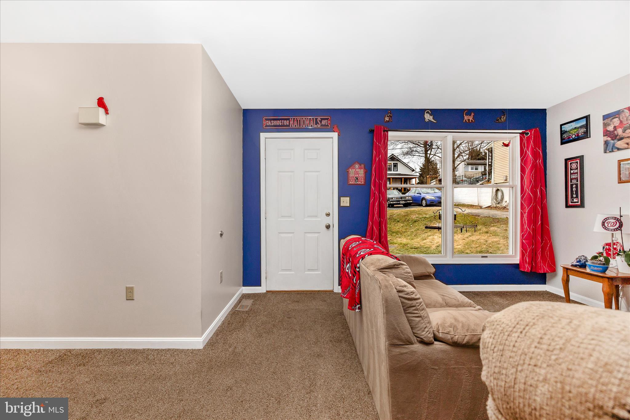 23 East F Street Brunswick, MD 21716 - Photo 3 of 67 Foyer