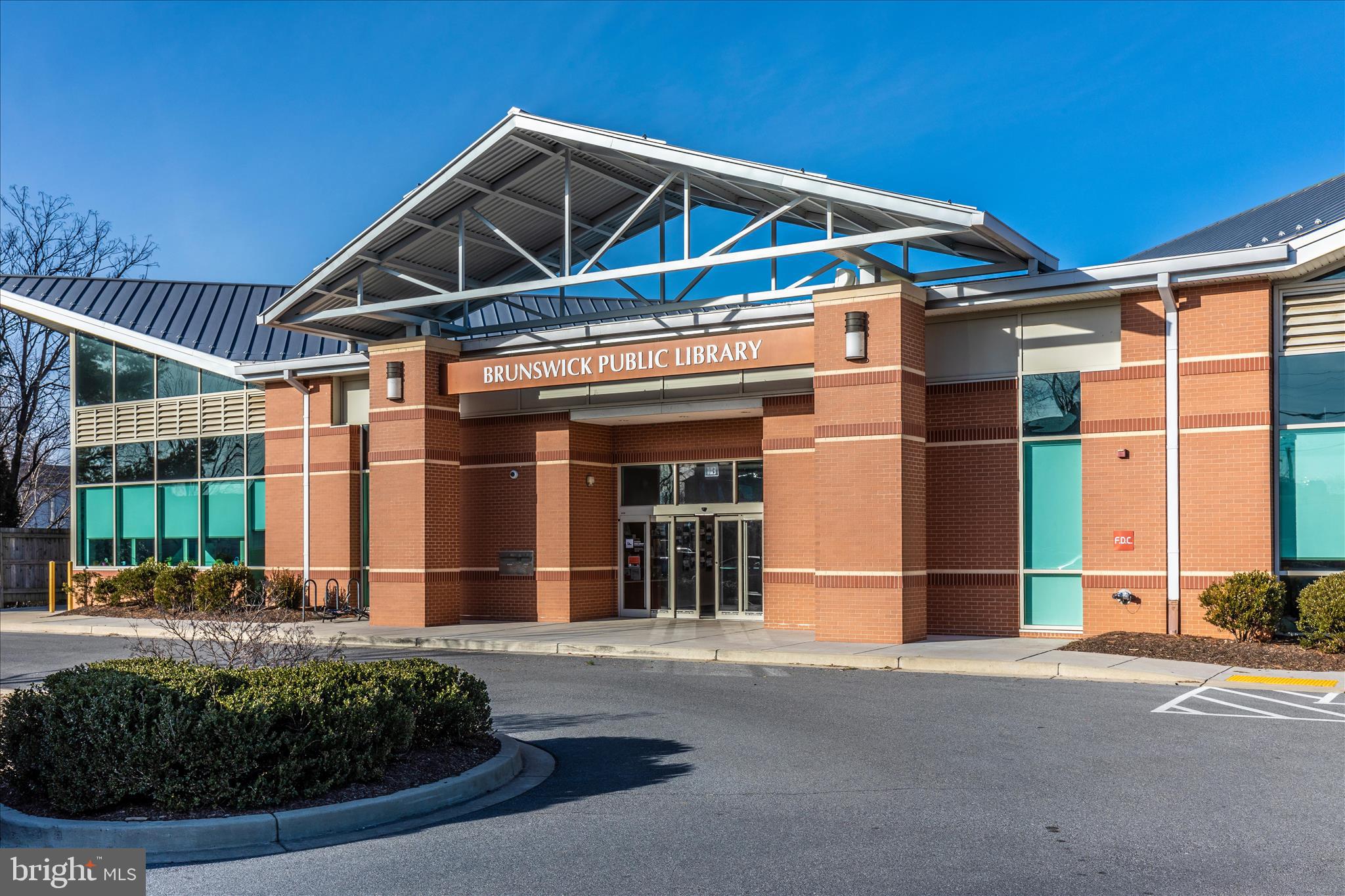 23 East F Street Brunswick, MD 21716 - Photo 47 of 67 Library just 3 blocks awapy