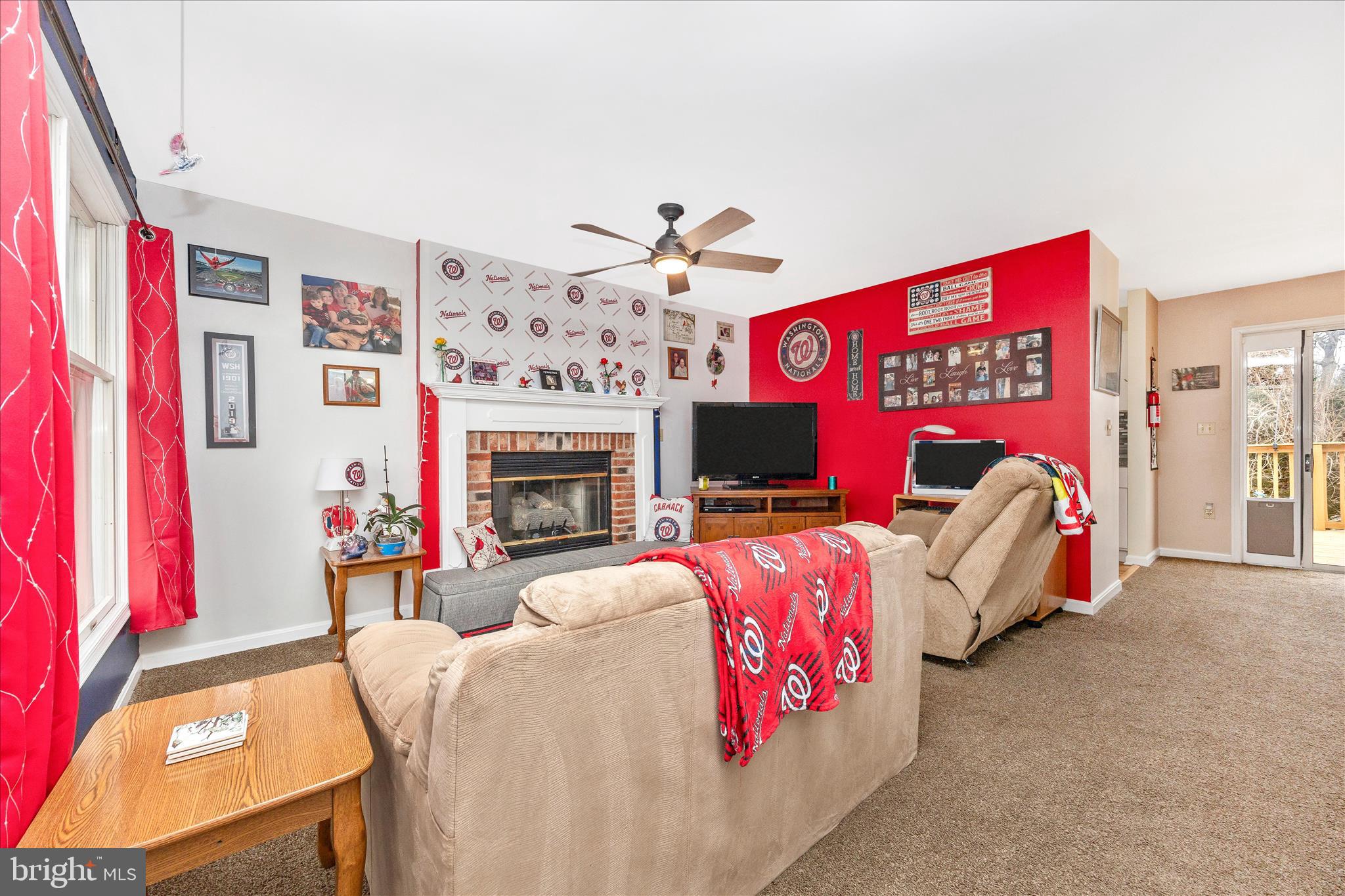 23 East F Street Brunswick, MD 21716 - Photo 5 of 67 Living Room