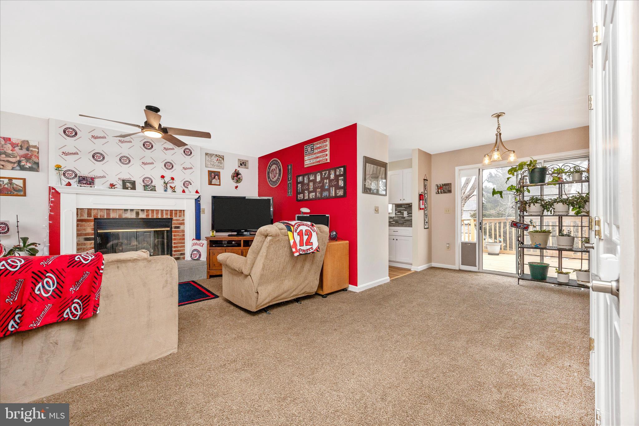 23 East F Street Brunswick, MD 21716 - Photo 8 of 67 Dining & Living Room
